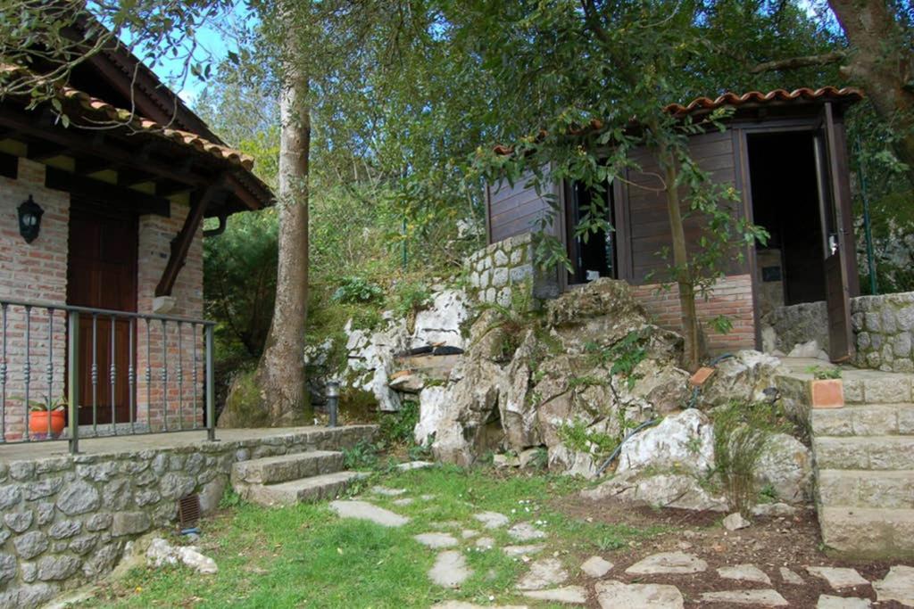 El Choco, A Small Place In Paradise. V.v435as Parres de Llanes