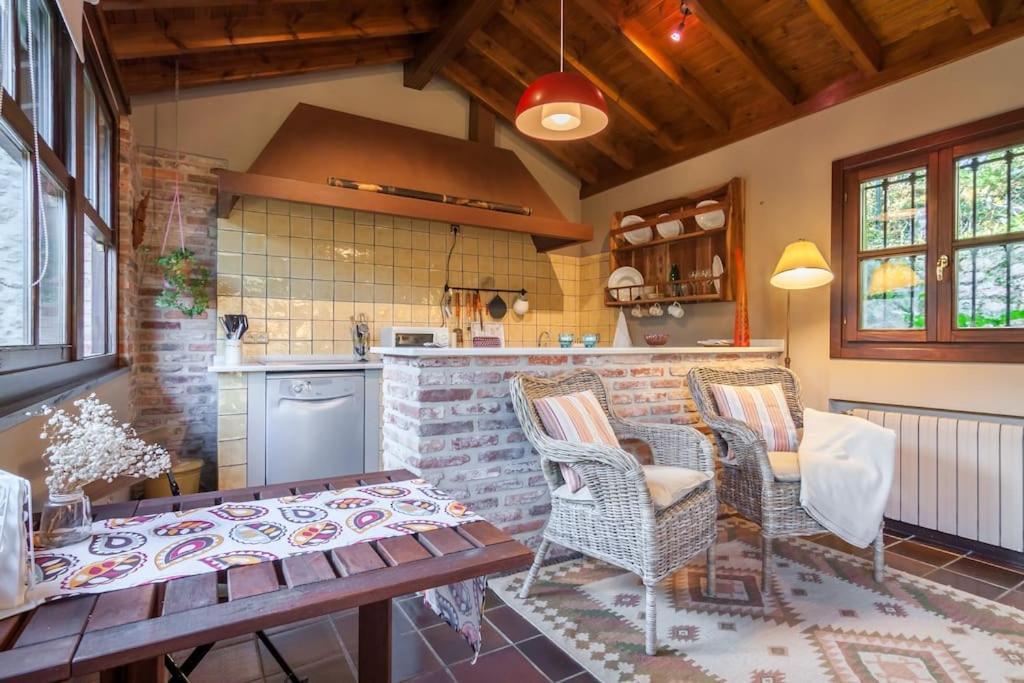 El Choco, A Small Place In Paradise. V.v435as Parres de Llanes